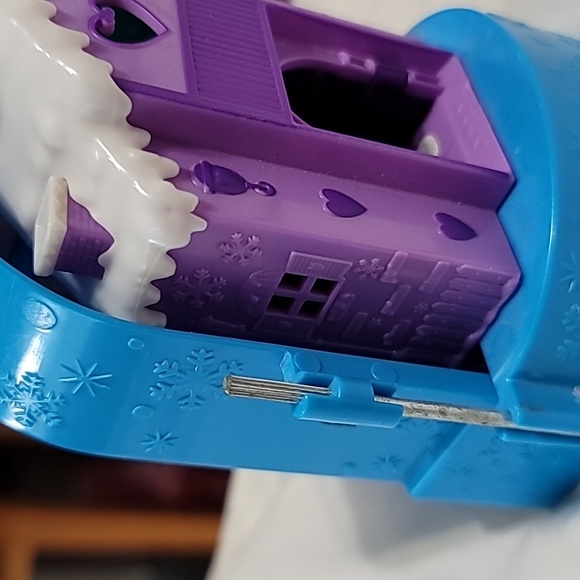 Mattel Polly Pocket Snow Globe Ski Lodge 2017 Incomplete - Picture 9 of 9